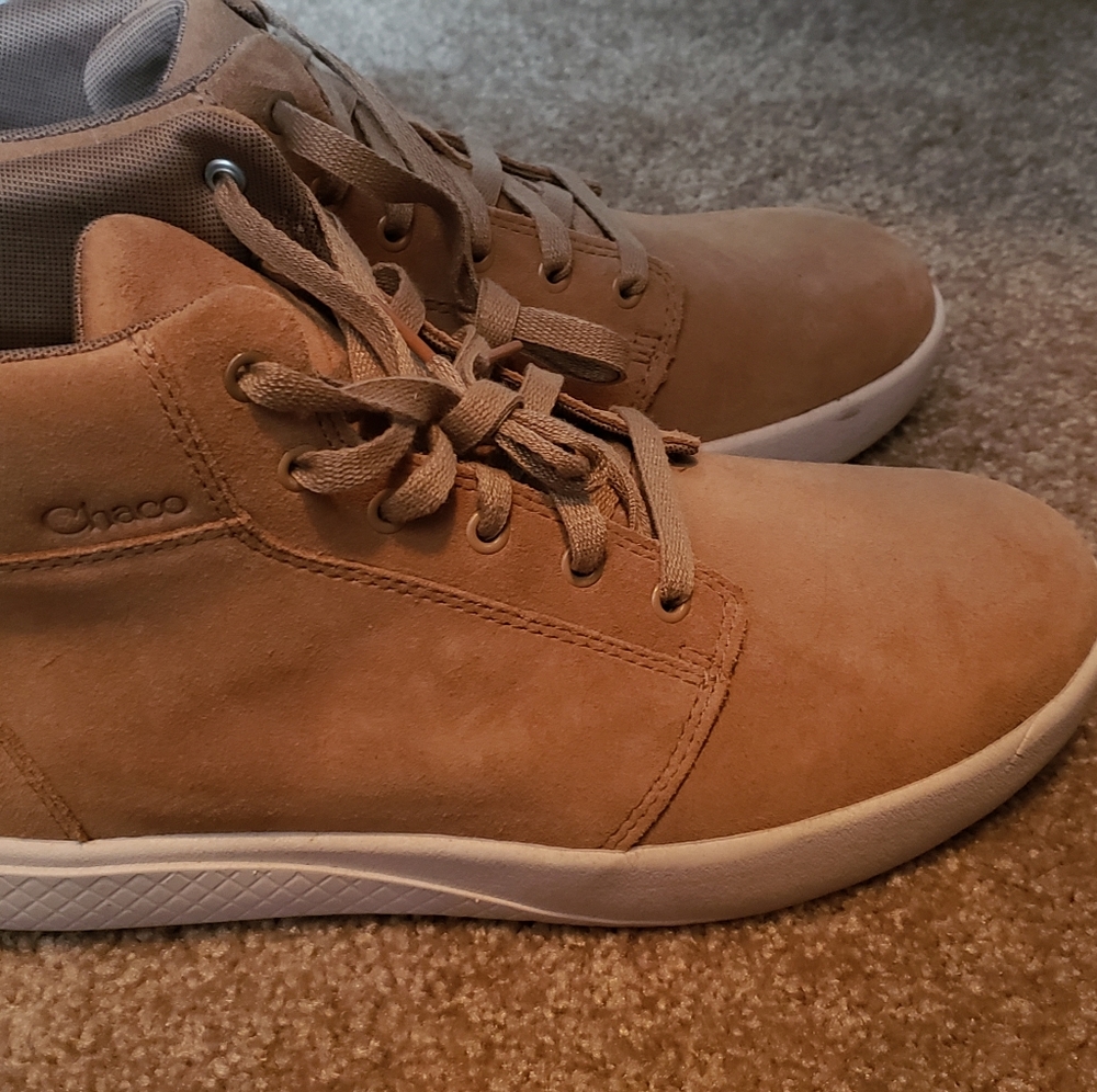 Chaco mens boots sz9